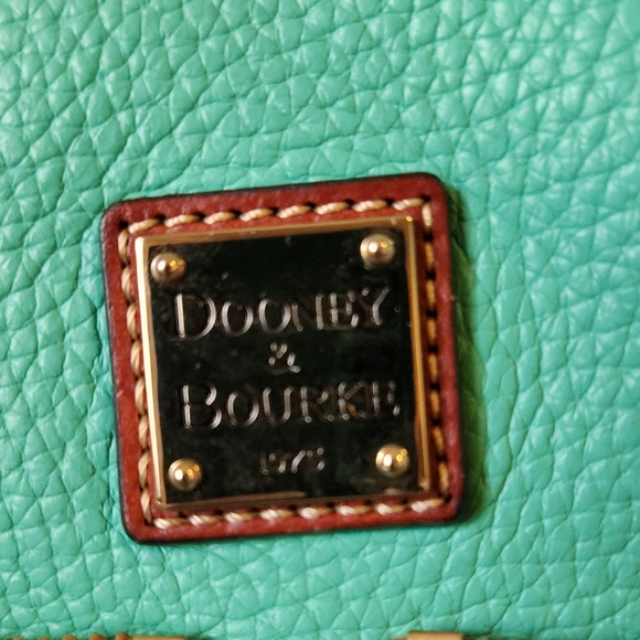 Dooney and Bourke purse - Picture 3 of 8